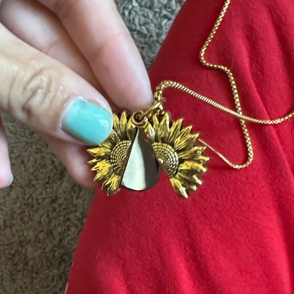 You r my sunshine Gold Sunflower Pendant Necklace - Picture 3 of 4